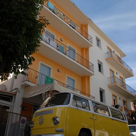 Jammin' Hostel & Bar 里米尼 外观 照片