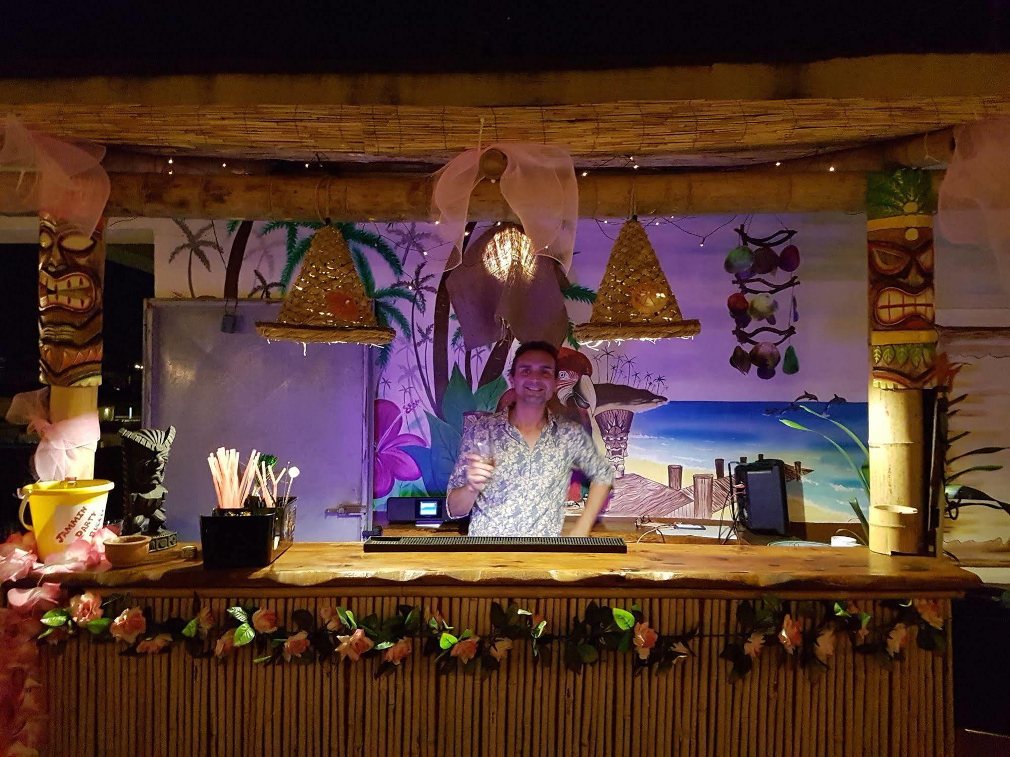 Jammin' Hostel & Bar 里米尼 外观 照片