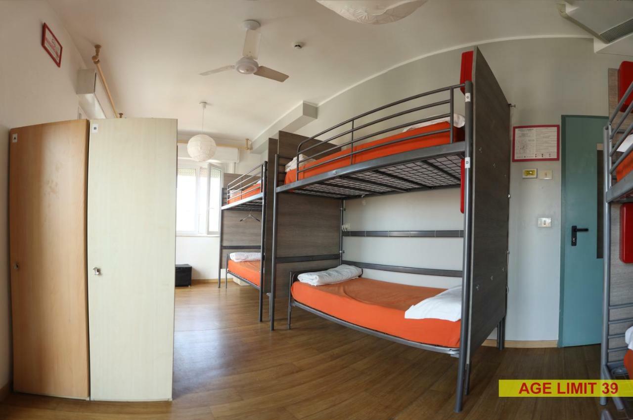 Jammin' Hostel & Bar 里米尼 外观 照片